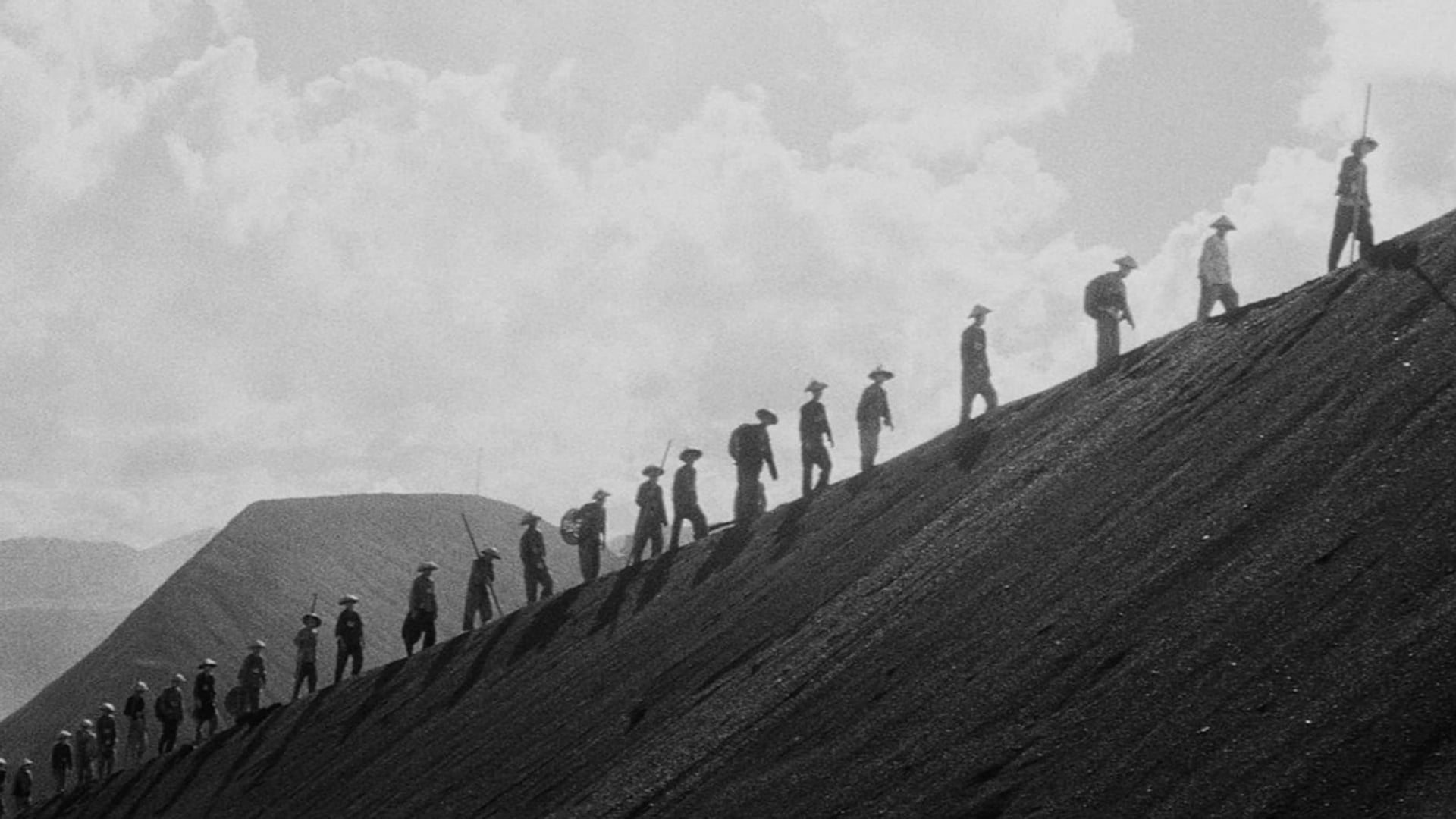 Foto do filme Guerra e Humanidade I: Não Há Amor Maior