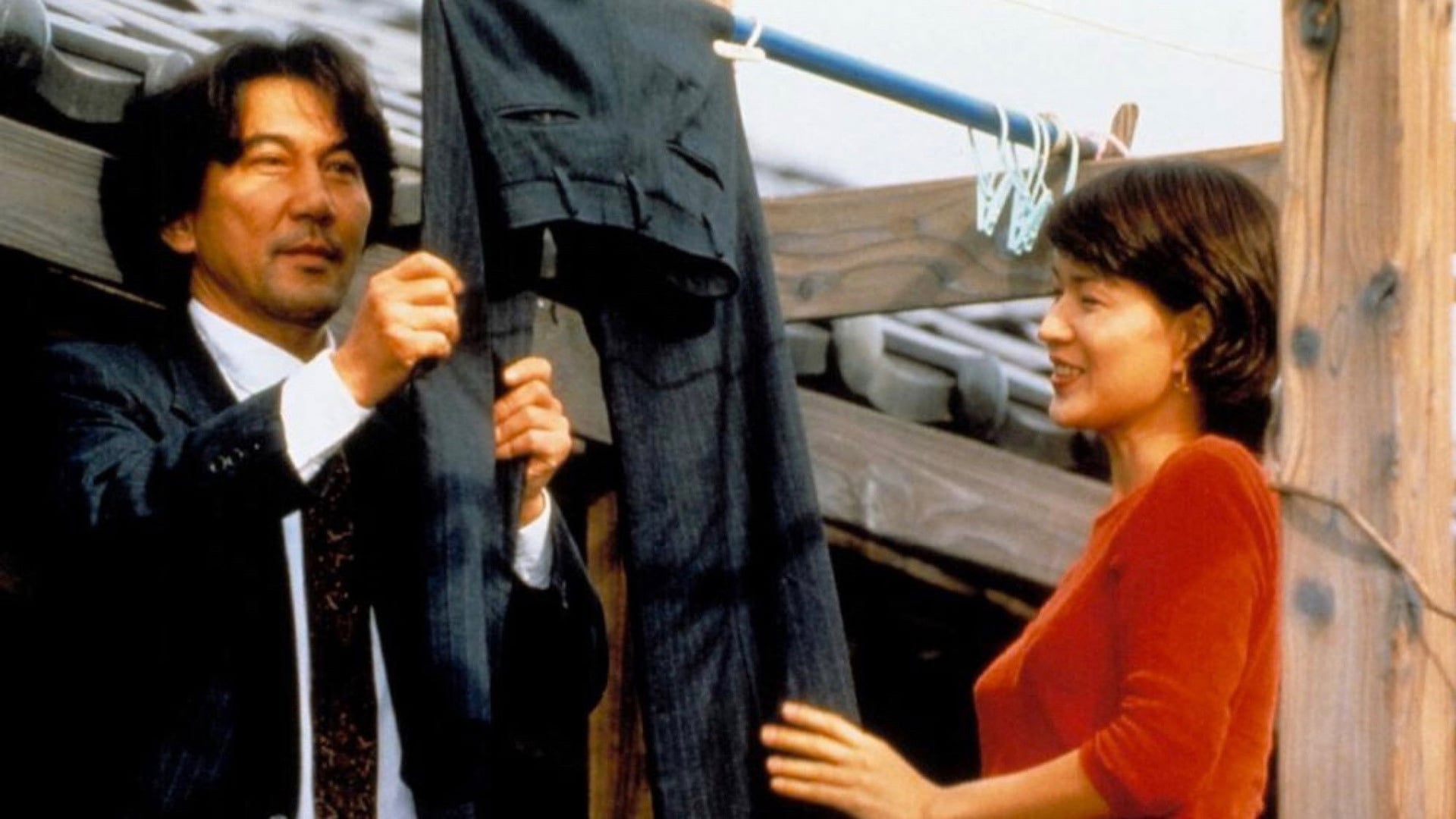 Foto do filme Água Quente Sob uma Ponte Vermelha