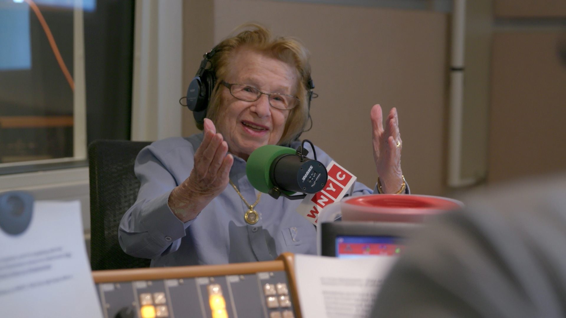 Foto do filme Ask Dr. Ruth