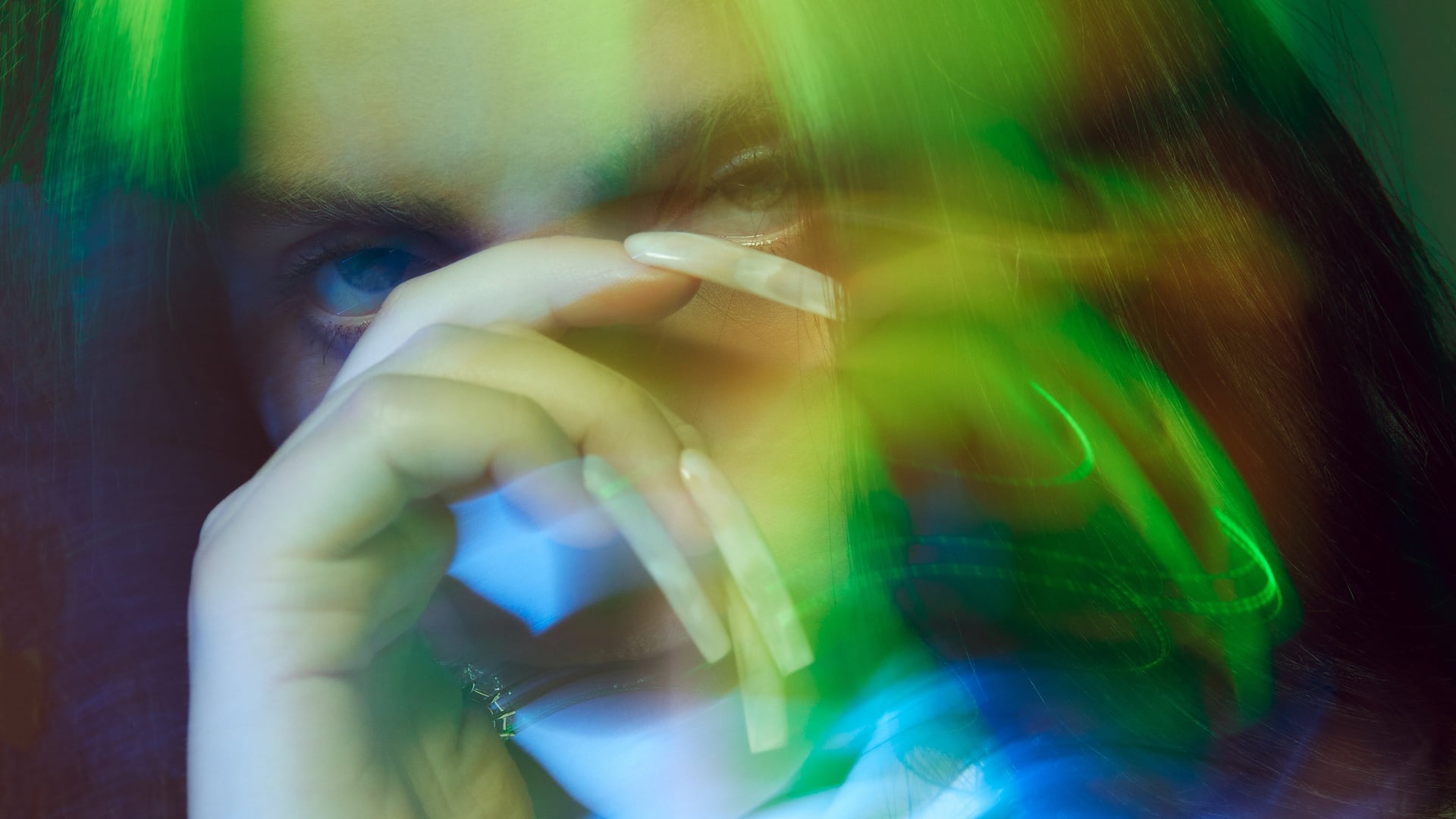 Foto do filme Billie Eilish: The World's a Little Blurry