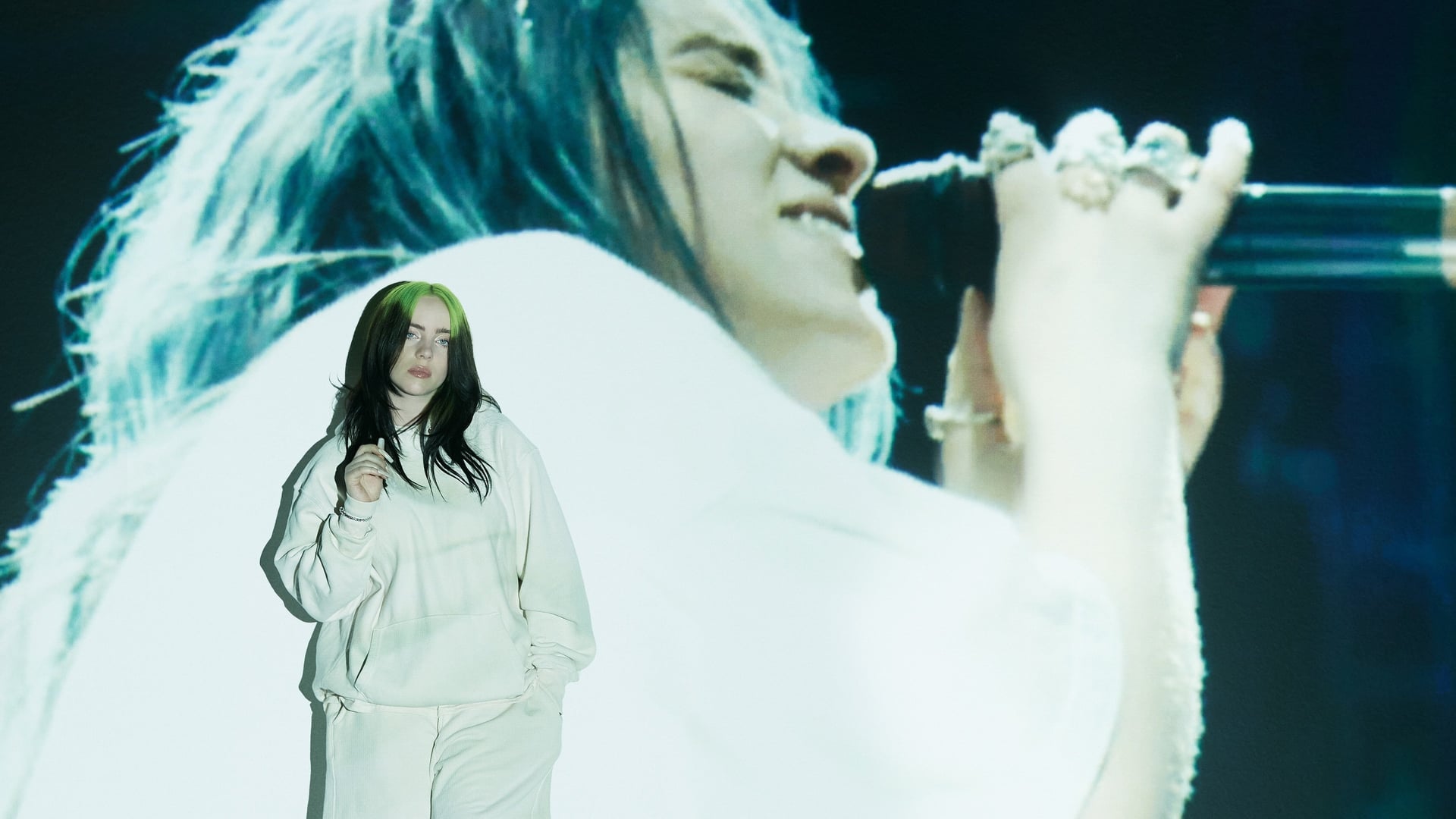 Foto do filme Billie Eilish: The World's a Little Blurry