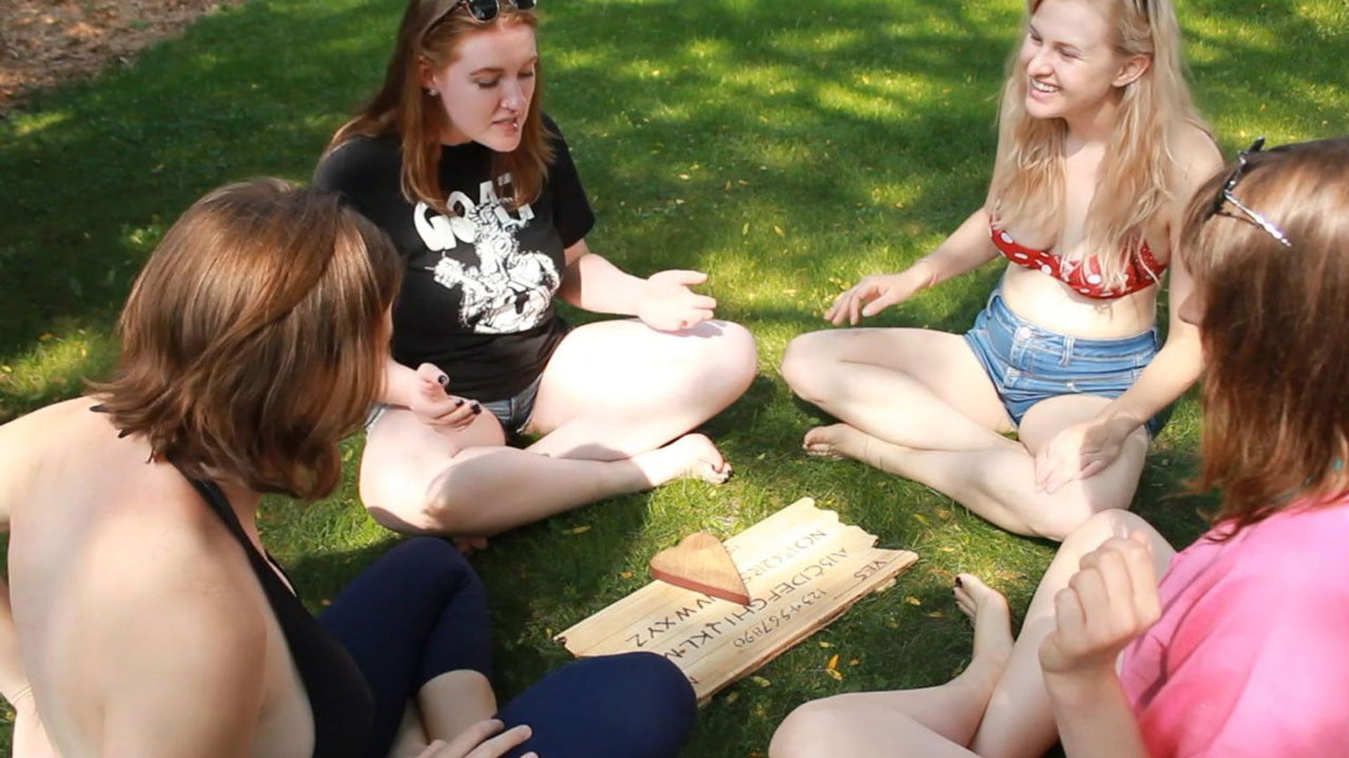 Foto do filme Ouija Shark