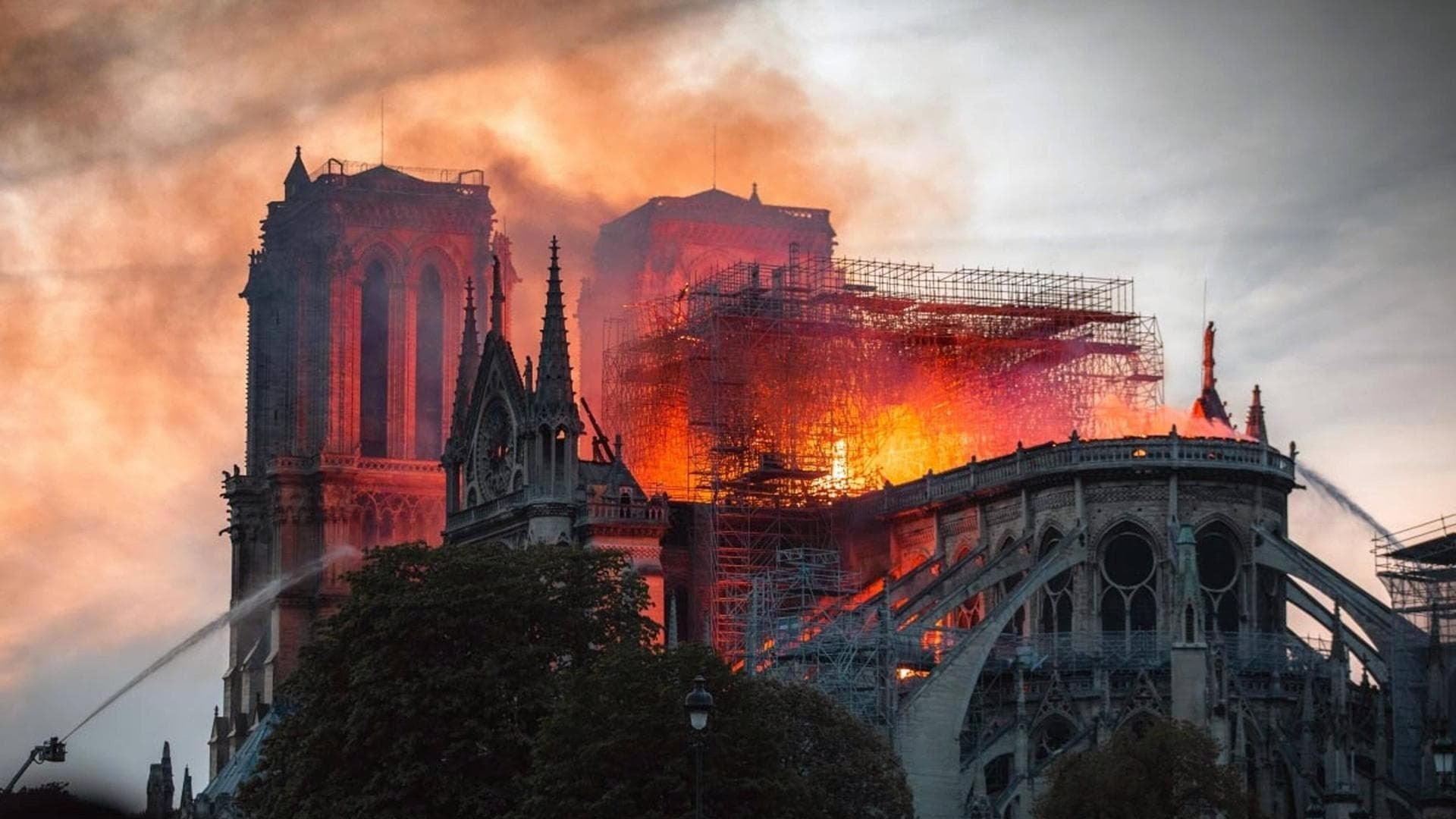 Foto do filme Notre-Dame: Desastre em Paris