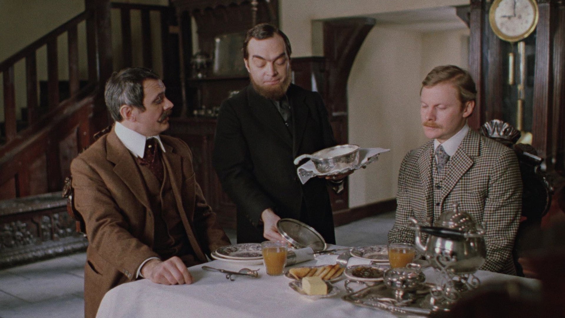 Foto do filme The Adventures of Sherlock Holmes and Dr. Watson: The Hound of the Baskervilles - Part 1