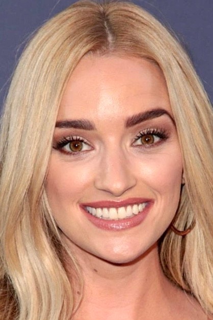 Foto de Brianne Howey