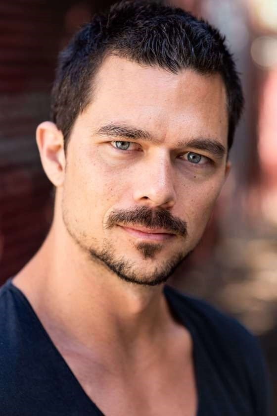 Foto de Luke Arnold