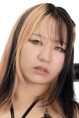 Momo Watanabe