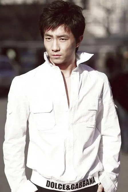 Yinglong Zhao