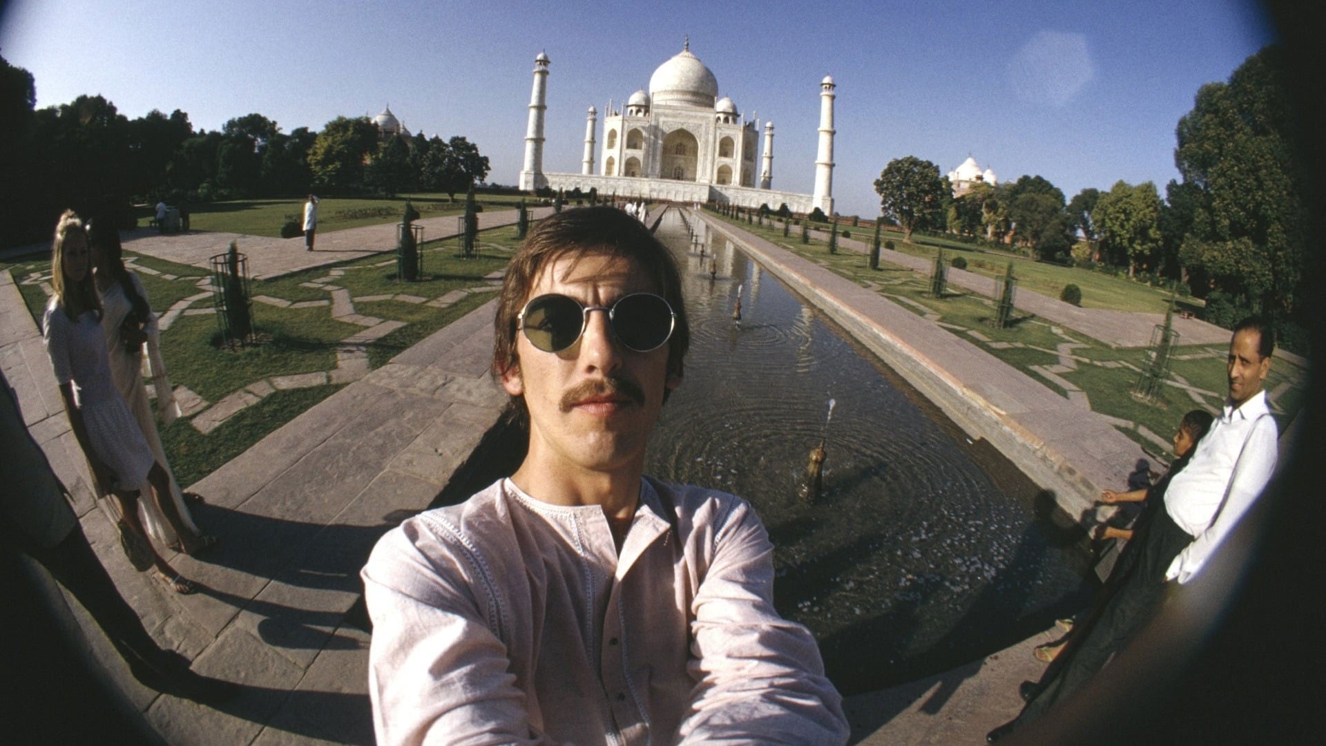Foto do filme George Harrison: Living in the Material World