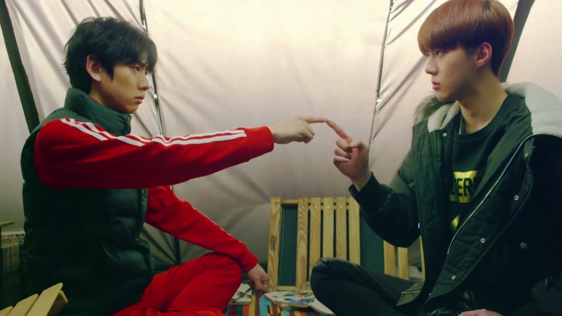 Foto do filme EXO Next Door