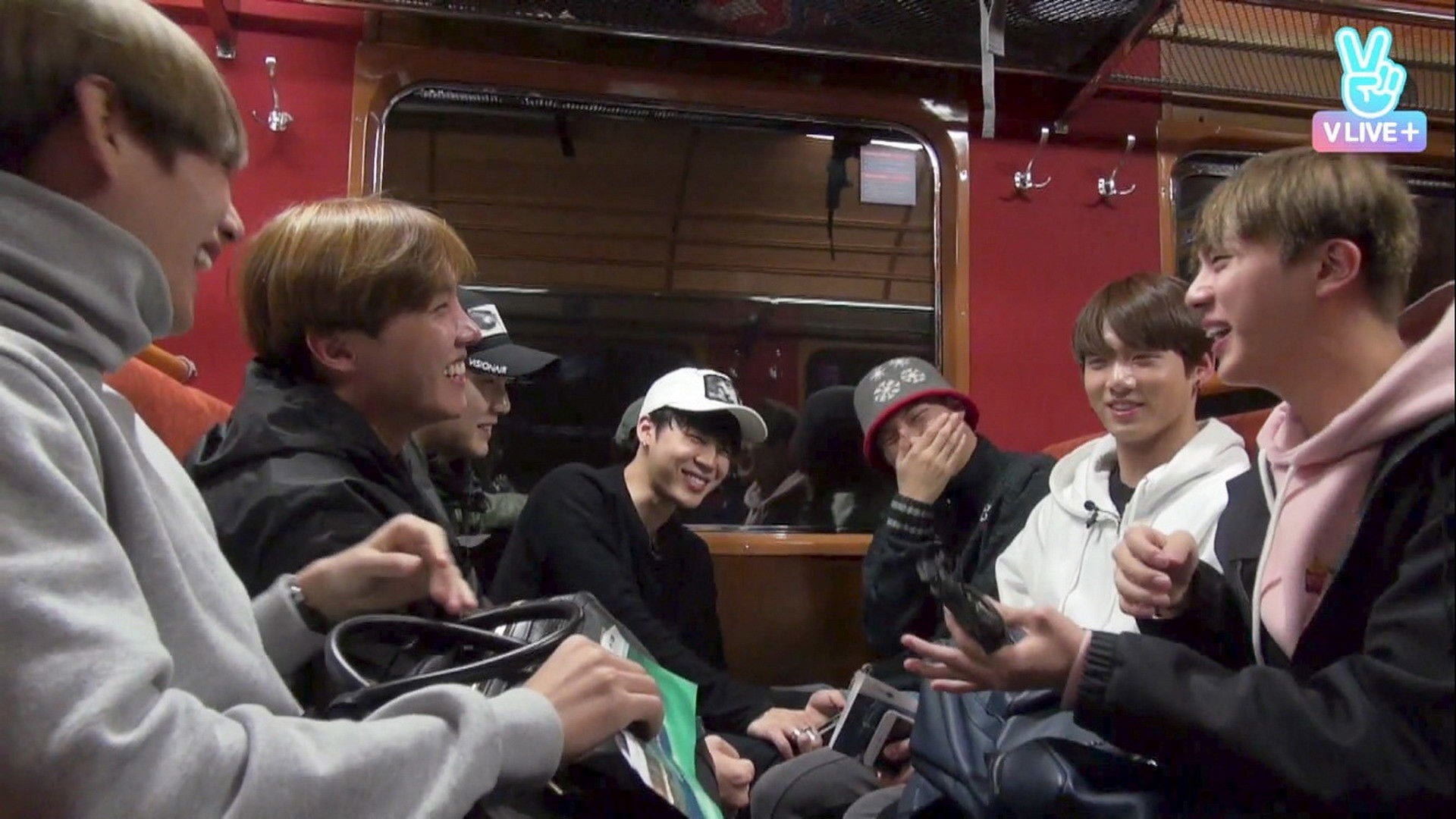 Foto do filme BTS: Bon Voyage