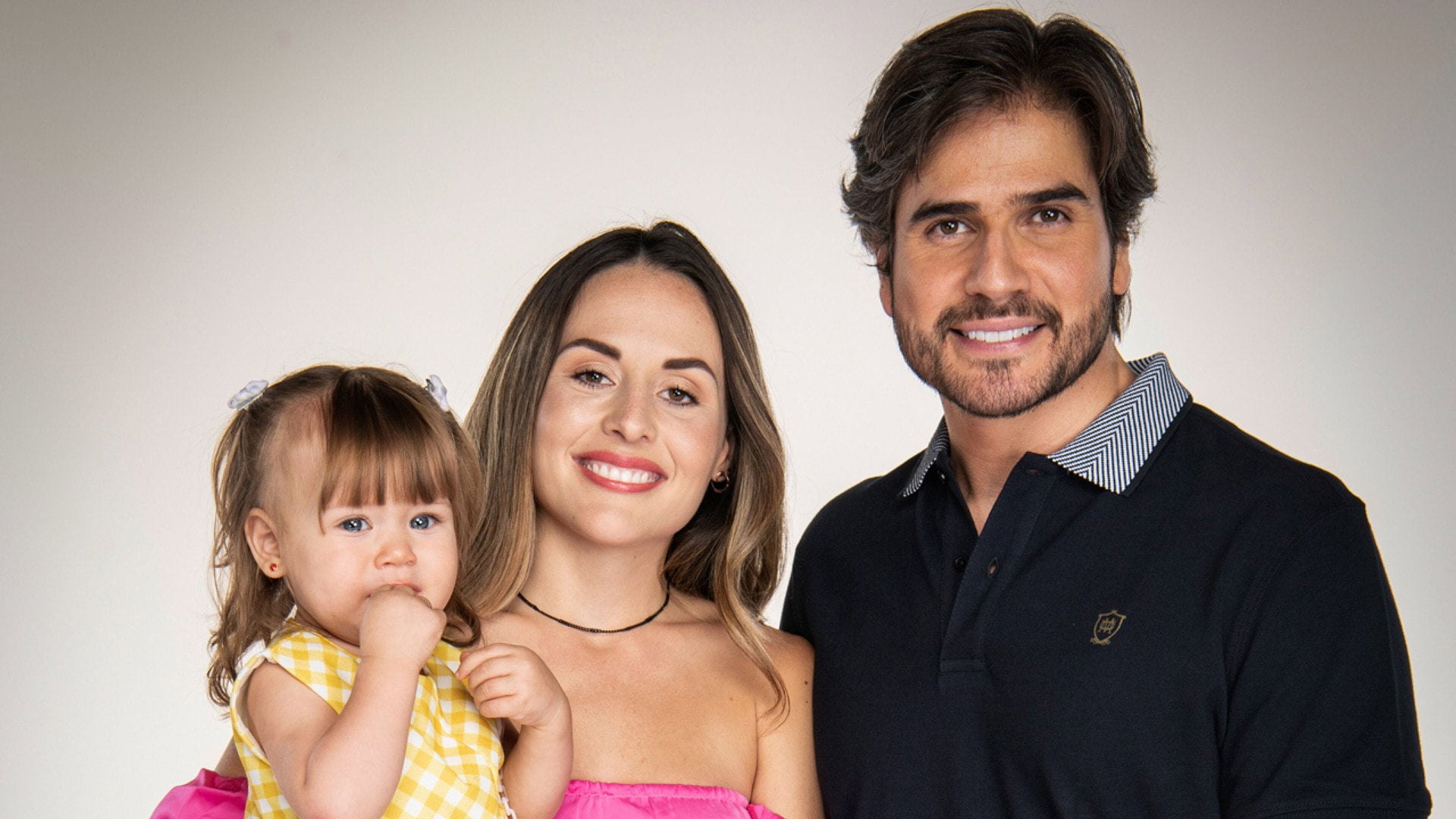 Foto do filme Meu Marido Tem Família